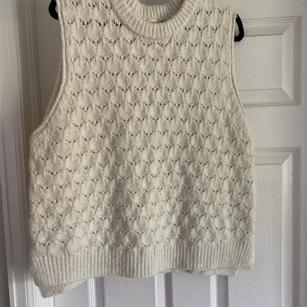 Universal Thread Off-White Knit Sweater Vest